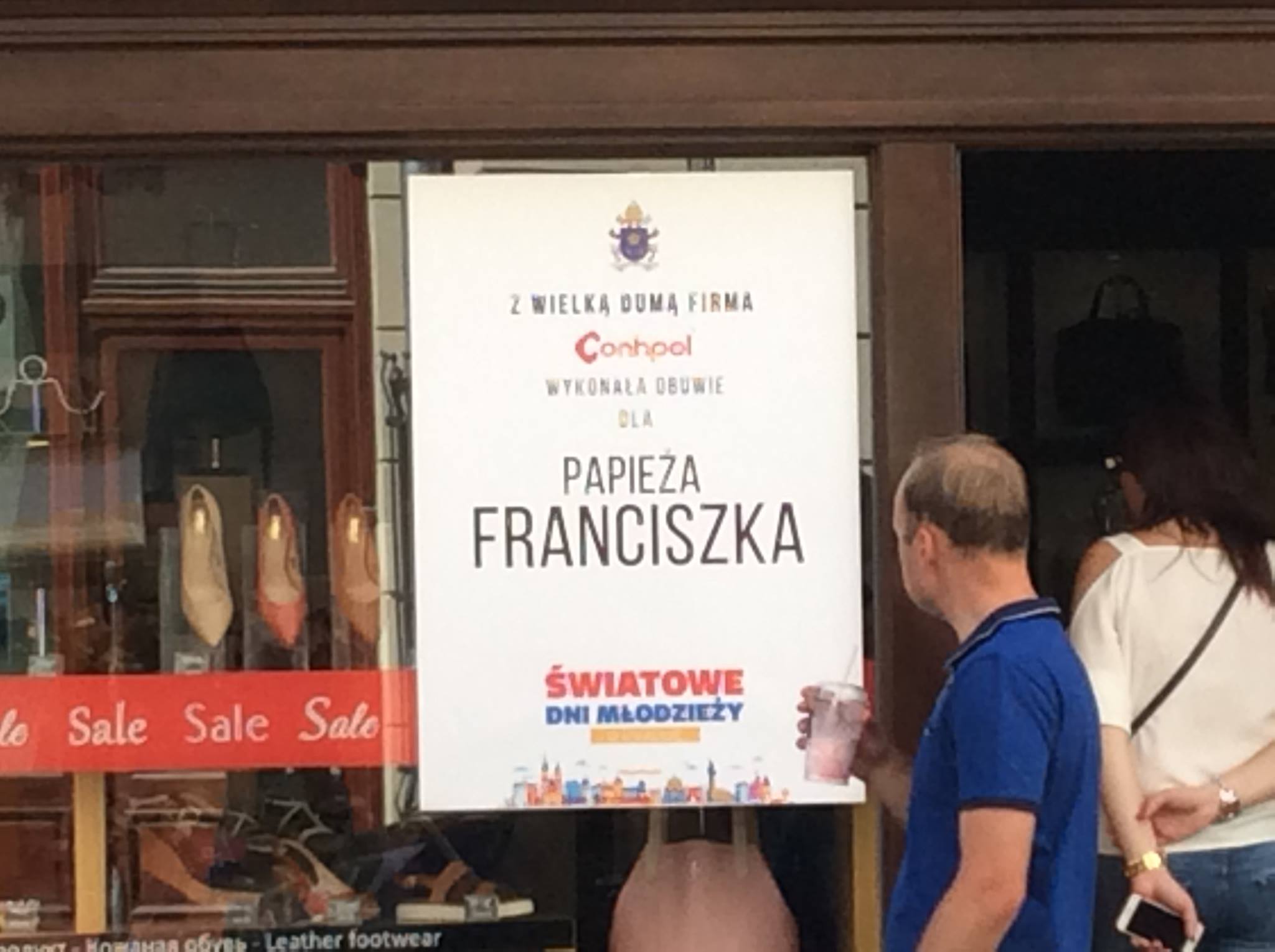 Buty, które otrzyma w darze papież Franciszek