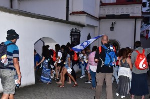 Pierwsi pielgrzymi w Klasztorze oo. Franciszkanów i LO (12)