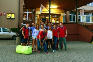 Pierwsi pielgrzymi w Klasztorze oo. Franciszkanów i LO (2)