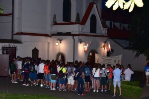 Pierwsi pielgrzymi w Klasztorze oo. Franciszkanów i LO (4)